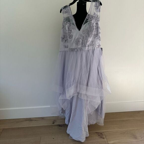 V Neck Mesh Skirt Dip Hem Midi Dress in Lilac - Picture 8 of 8